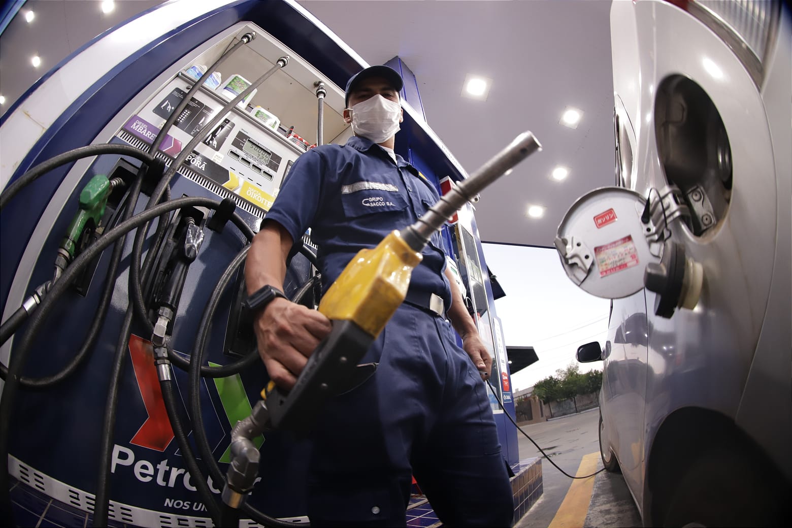 La única alternativa es subsidiar combustibles para que bajen los precios, afirma Lichi