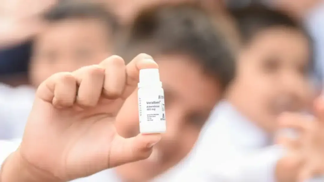 Una dosis de albendazol puede desparasitar a niños y niñas, señala Salud Pública